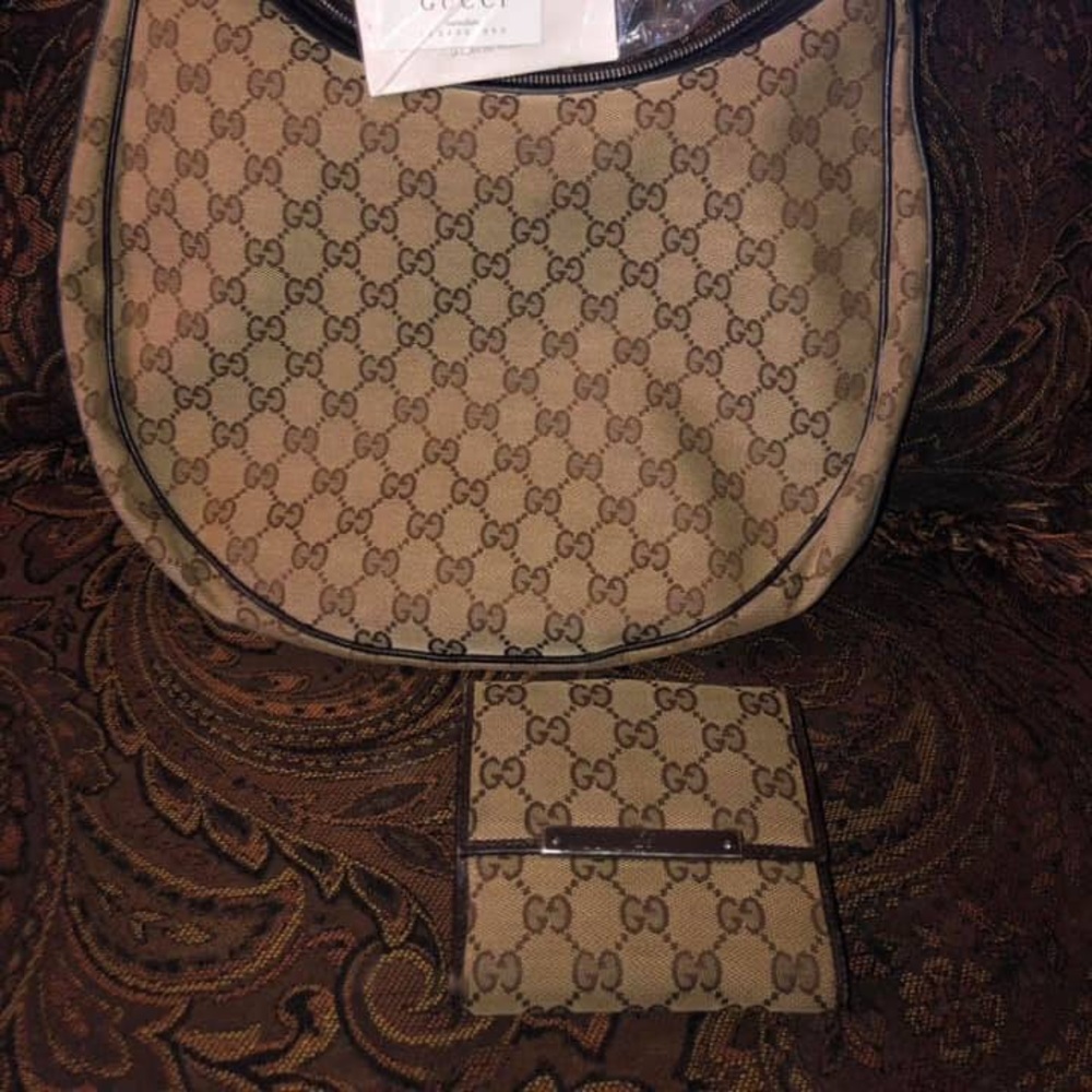 Gucci purse and wallet.